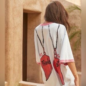 Sabbi best friends tee